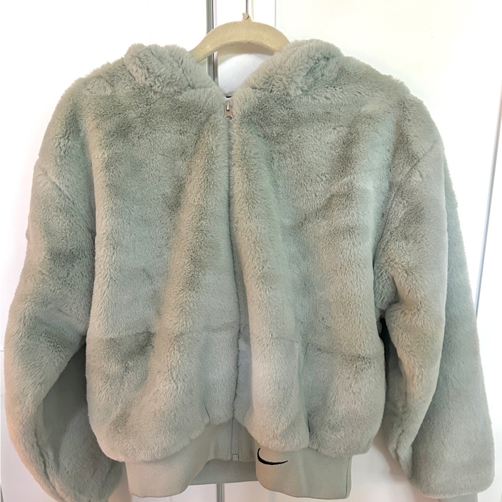 Nike cropped fuzzy full zip jacket